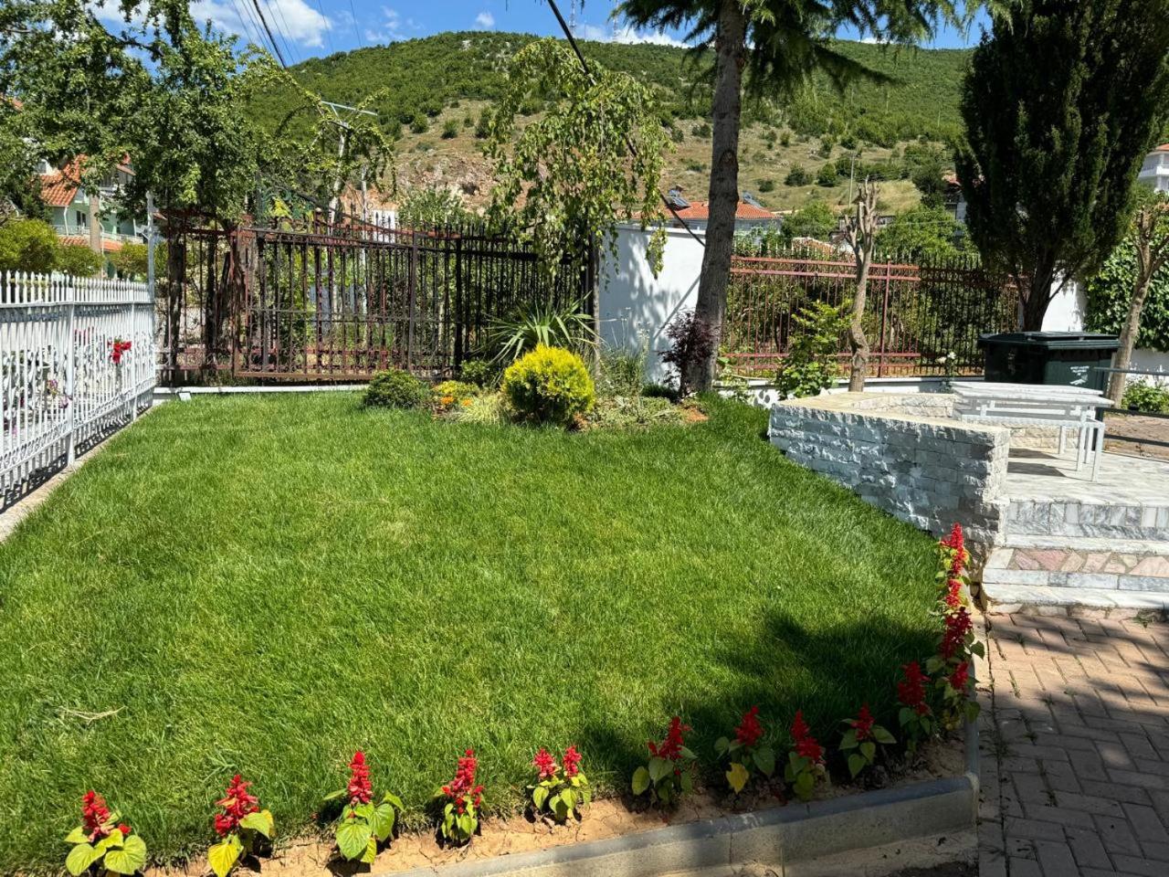 Sirena Hotel Tushemisht Zewnętrze zdjęcie