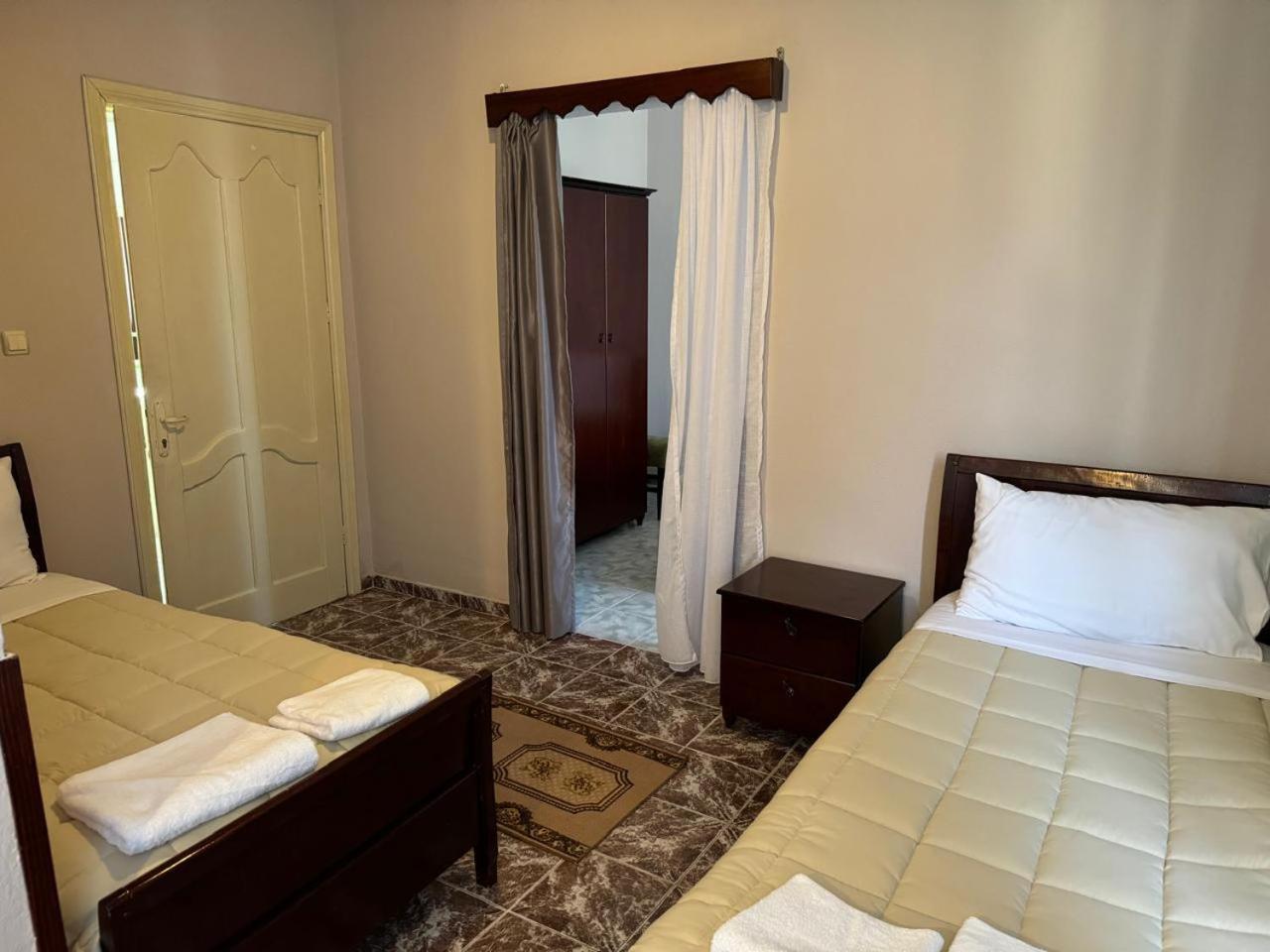 Sirena Hotel Tushemisht Zewnętrze zdjęcie