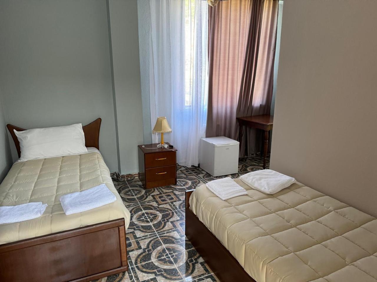 Sirena Hotel Tushemisht Zewnętrze zdjęcie